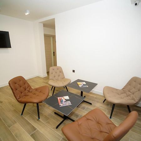 B&M Hotel Erivan Dış mekan fotoğraf