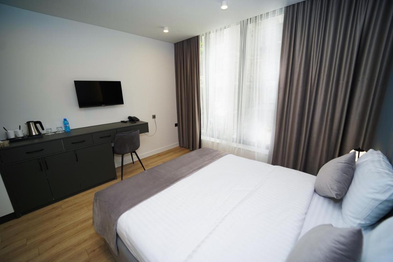 B&M Hotel Erivan Dış mekan fotoğraf