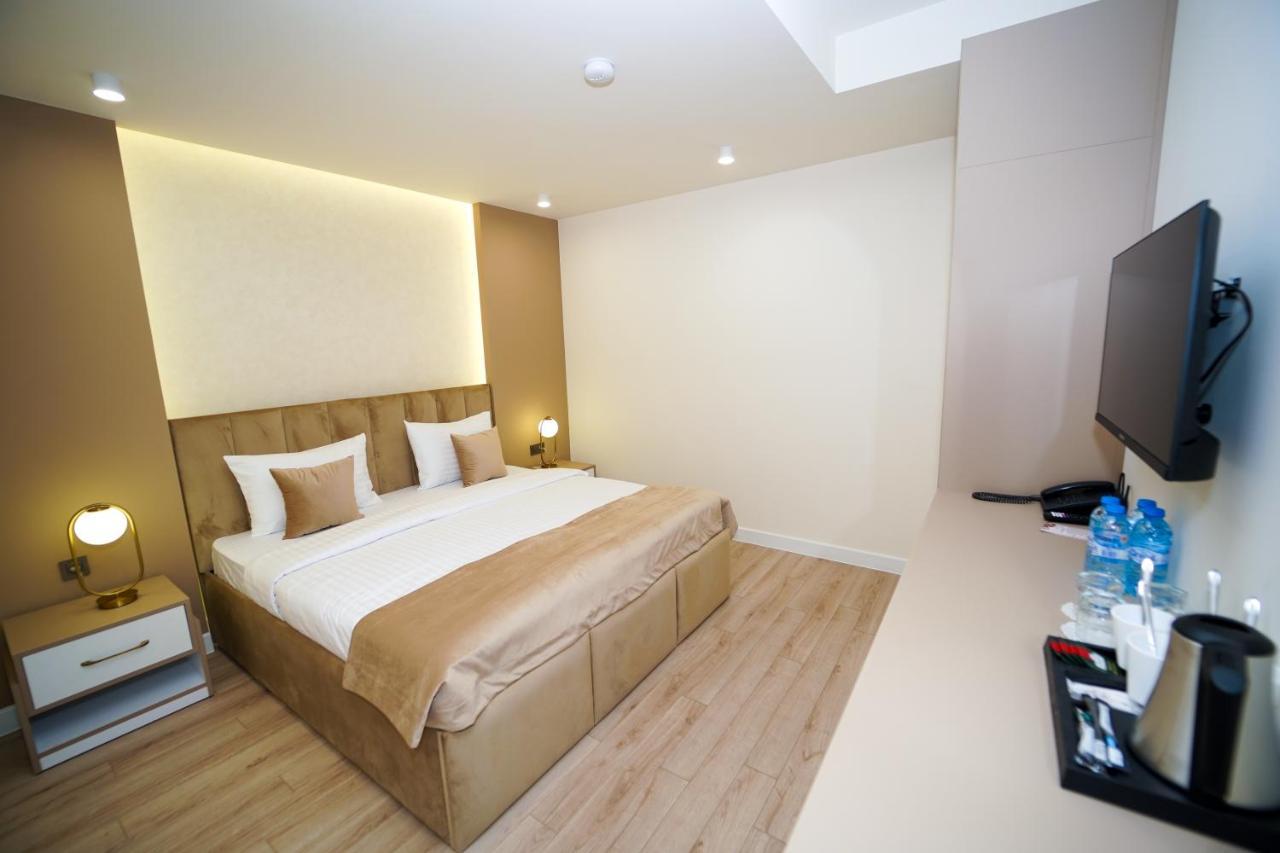 B&M Hotel Erivan Dış mekan fotoğraf