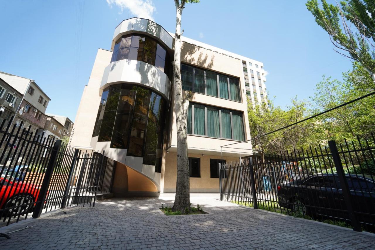 B&M Hotel Erivan Dış mekan fotoğraf