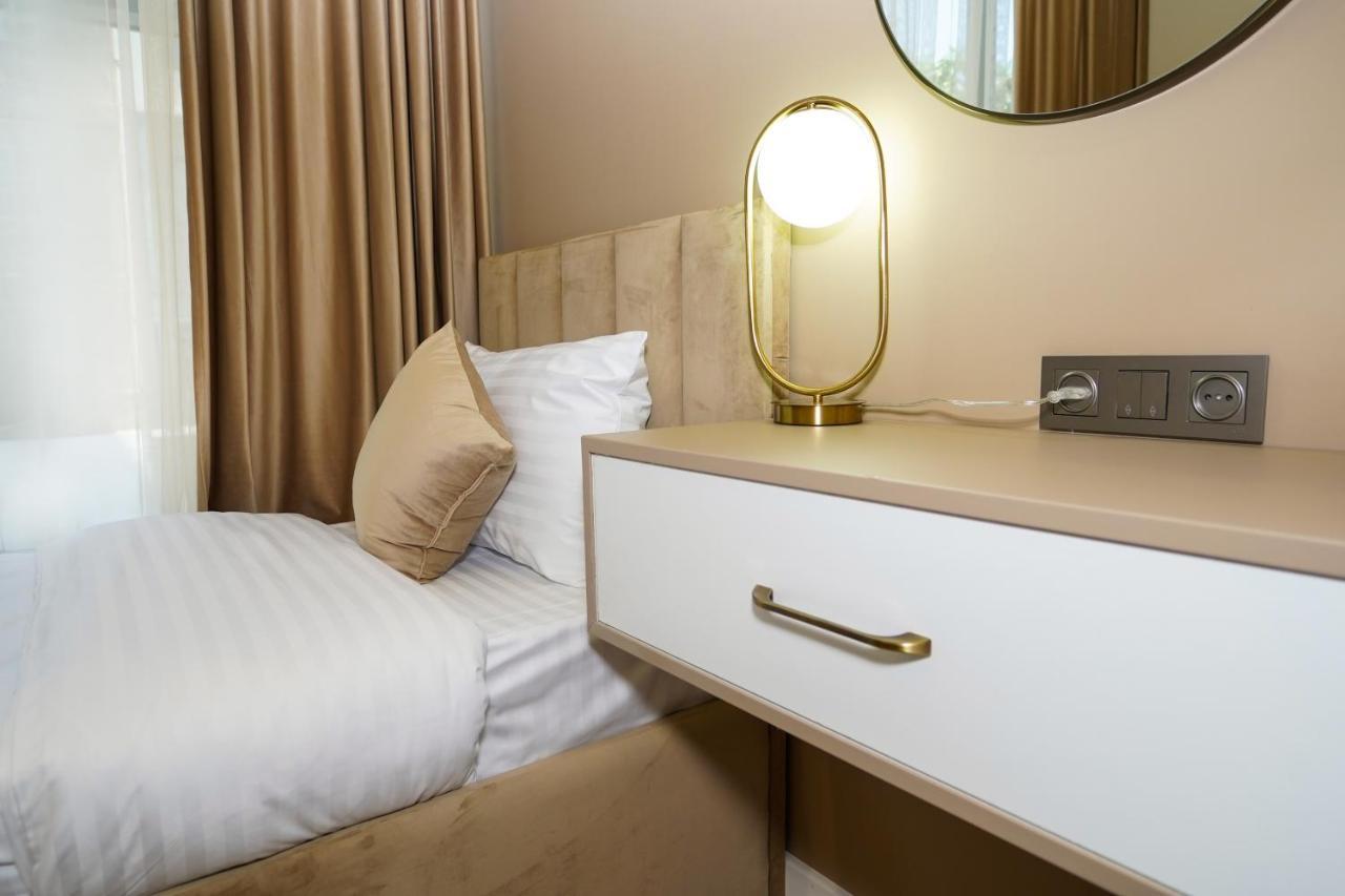 B&M Hotel Erivan Dış mekan fotoğraf