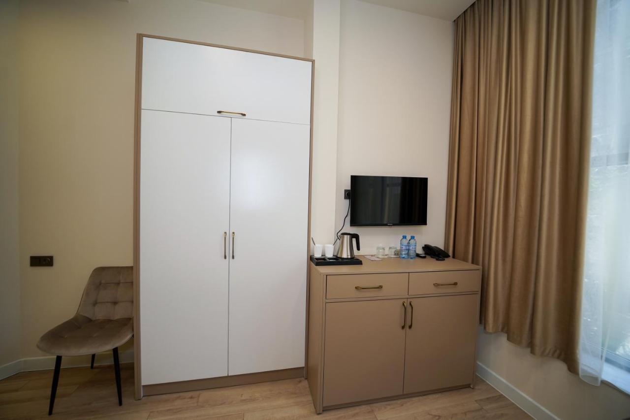 B&M Hotel Erivan Dış mekan fotoğraf